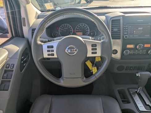 Used 2017 Nissan Frontier SL w/ Moonroof Package image 17