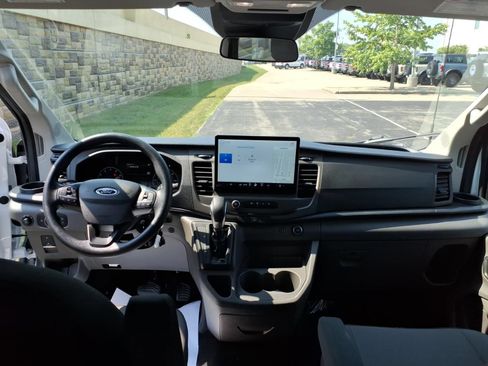 Used 2022 Ford Transit 350 XLT RWD image 32