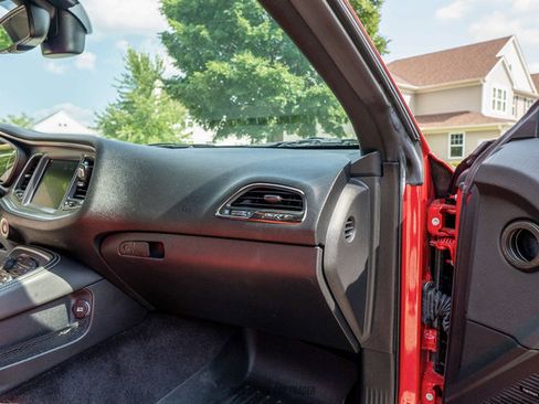 Used 2016 Dodge Challenger SRT Hellcat RWD image 51