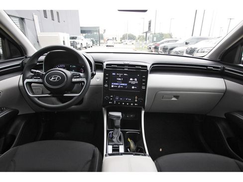 Certified 2024 Hyundai Tucson SEL FWD image 11