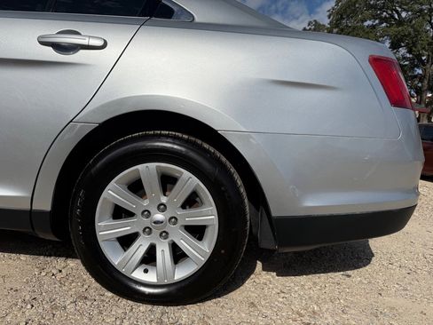 Used 2012 Ford Taurus SE FWD image 30