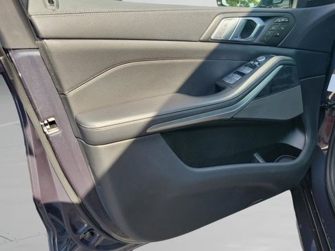 Used 2021 BMW X7 xDrive40i w/ Premium Package image 22