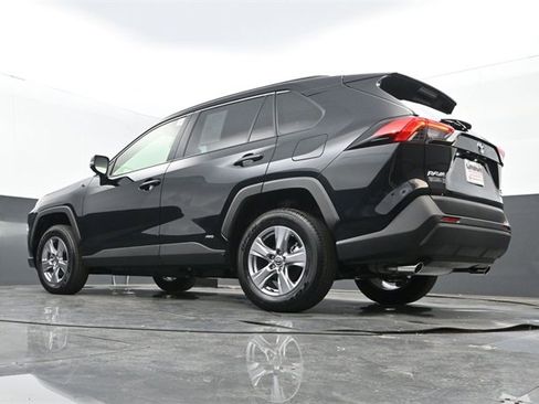 Used 2025 Toyota RAV4 XLE image 24