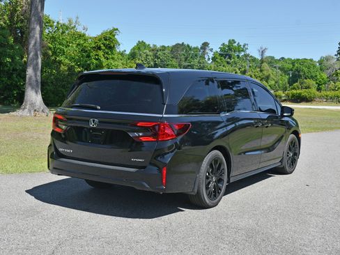 Certified 2025 Honda Odyssey Sport-L image 4