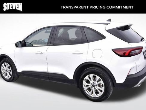 Used 2025 Ford Escape Active image 3