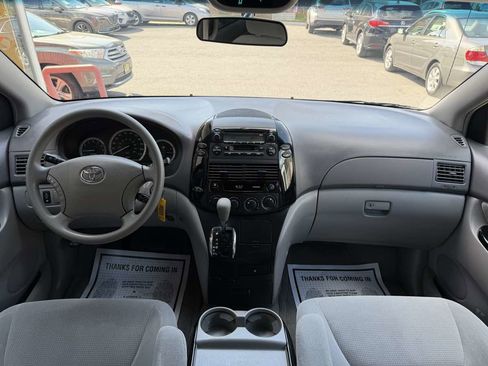 Used 2004 Toyota Sienna LE FWD image 13