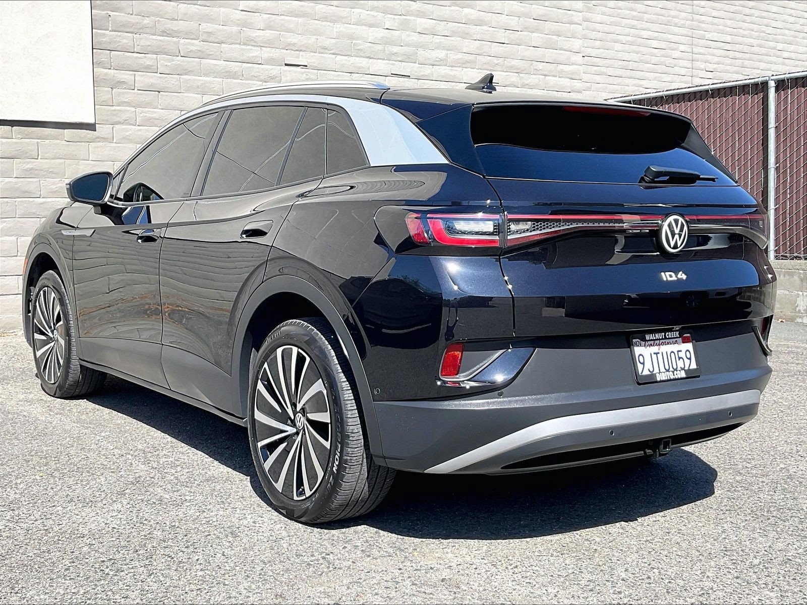 Used 2023 Volkswagen ID.4 Pro S Plus AWD/4WD image 9