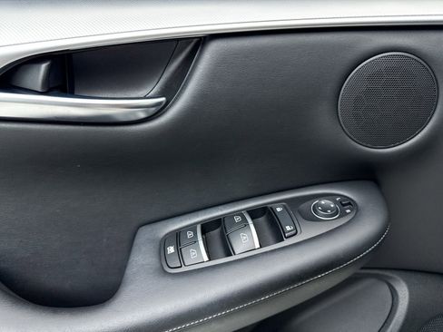 Used 2021 INFINITI QX50 Luxe w/ Appearance Package image 32