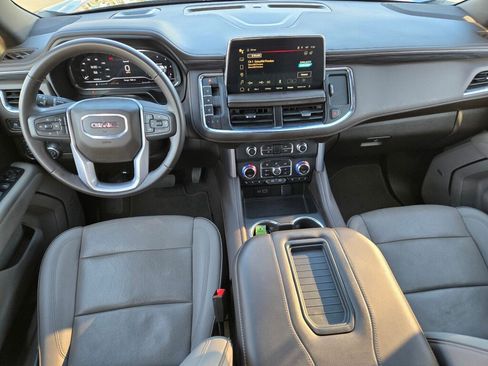 Used 2024 GMC Yukon XL SLT image 10