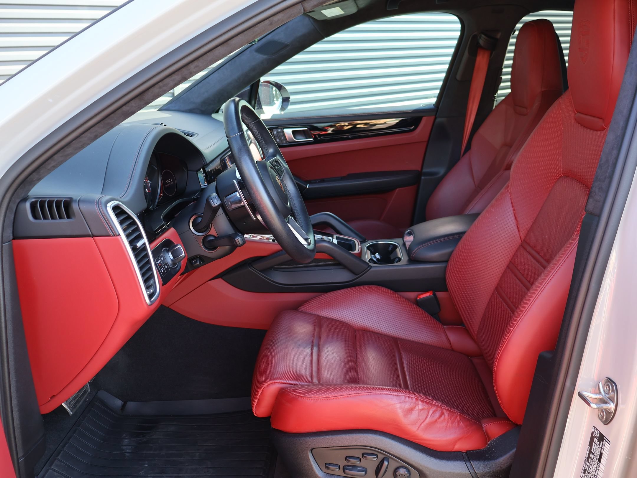 Used 2023 Porsche Cayenne GTS AWD/4WD image 5