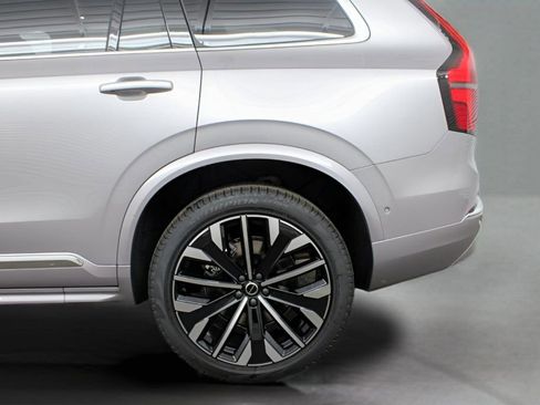 New 2026 Volvo XC90 B6 Plus w/ Protection Package Premier image 33