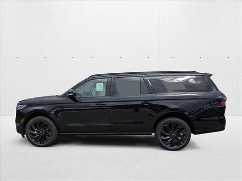 New 2025 Lincoln Navigator L Reserve w/ Jet Appearance Package image 5