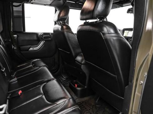 Used 2016 Jeep Wrangler Unlimited Rubicon w/ Connectivity Group image 28