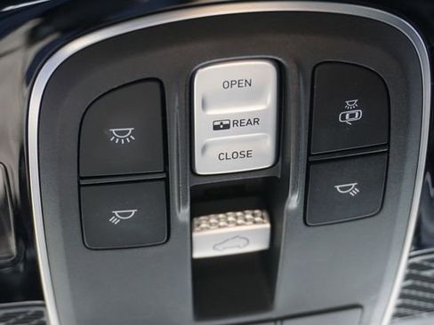 Used 2020 Hyundai Palisade Limited FWD image 31