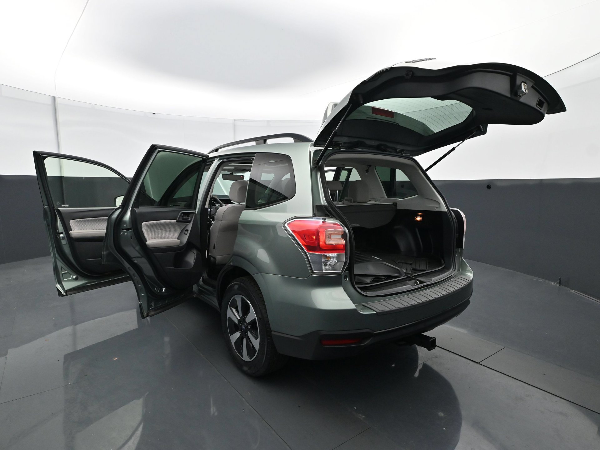Used 2017 Subaru Forester 2.5i Premium w/ Popular Package #2A AWD/4WD image 33