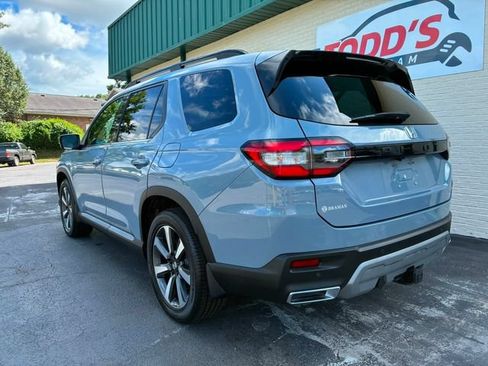 Used 2023 Honda Pilot Touring image 7