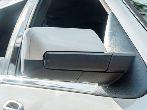 Used 2017 Ford Expedition Limited w/ Equipment Group 301A image 12