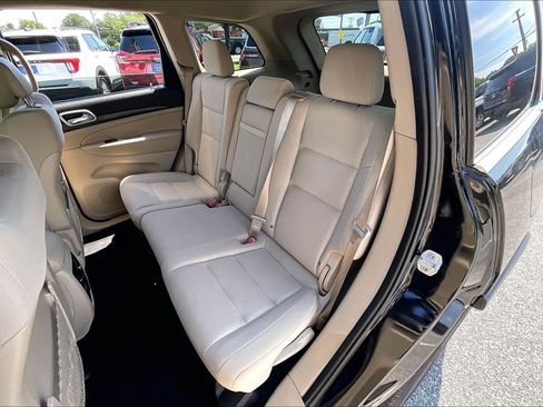 Used 2022 Jeep Grand Cherokee Laredo E AWD/4WD image 23