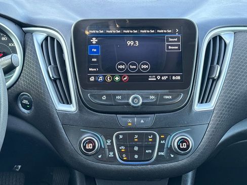 Used 2023 Chevrolet Malibu LT FWD image 25
