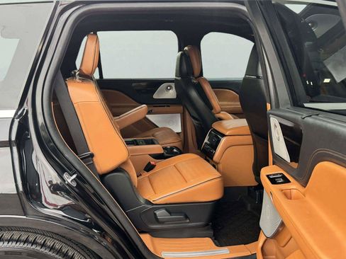 Used 2025 Lincoln Aviator Black Label AWD/4WD image 42