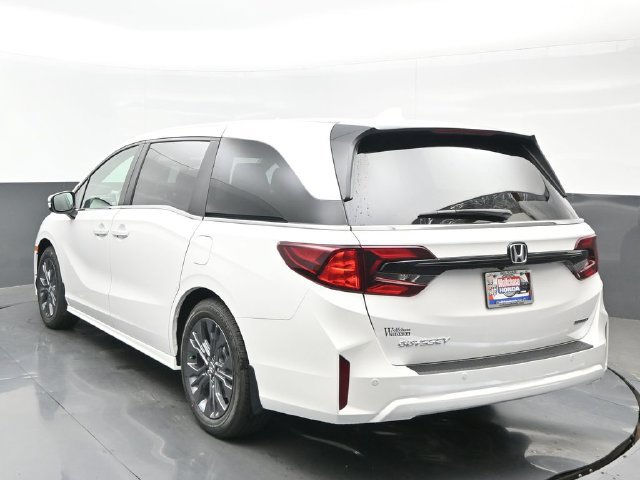 New 2026 Honda Odyssey Touring image 4