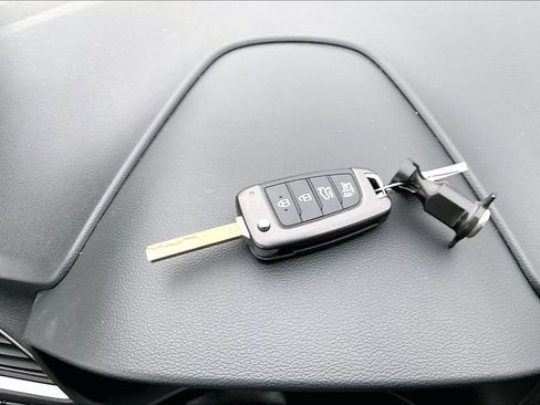 Used 2021 Hyundai Accent SE image 12