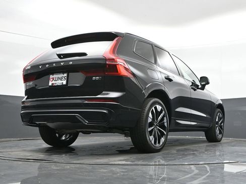 New 2026 Volvo XC60 B5 Plus w/ Protection Package Premier image 39