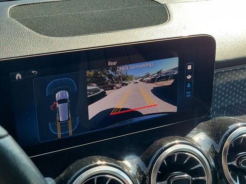 Used 2024 Mercedes-Benz GLB 250 image 20