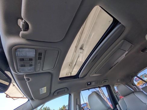 Used 2016 Honda Odyssey Touring image 39