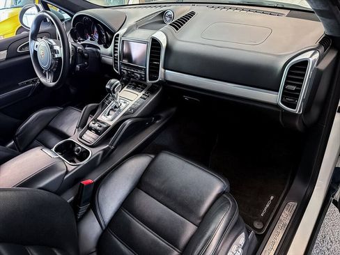 Used 2013 Porsche Cayenne Turbo w/ Premium Pkg Plus AWD/4WD image 26