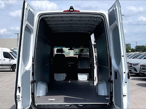 New 2026 Mercedes-Benz Sprinter 2500 image 18