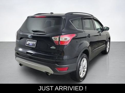 Used 2017 Ford Escape SE w/ SE Leather Comfort Package FWD image 3