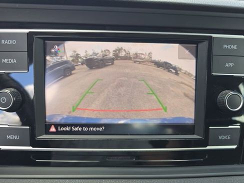 Used 2024 Volkswagen Jetta SE image 19