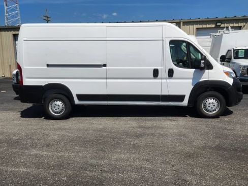 Used 2026 RAM ProMaster 2500 w/ Convenience Group FWD image 1