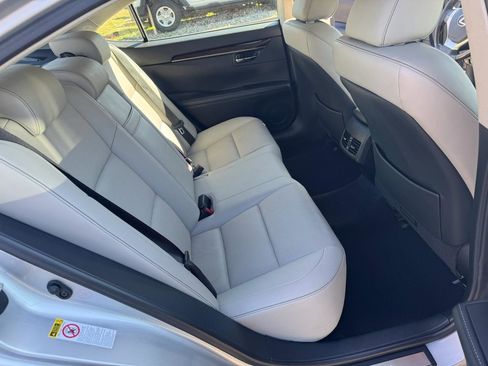 Used 2014 Lexus ES 350 w/ Premium Package image 23
