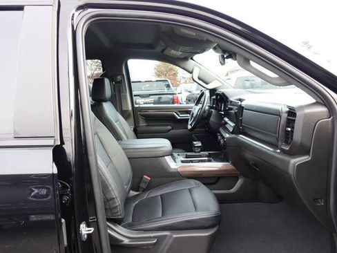 Used 2024 Chevrolet Silverado 1500 RST AWD/4WD image 39