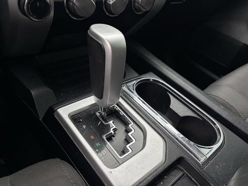 Used 2017 Toyota Tundra SR5 w/ SR5 Upgrade Package image 11