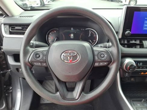 Used 2025 Toyota RAV4 XLE FWD image 19