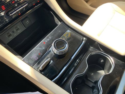 Used 2022 Jeep Grand Cherokee L Limited image 24