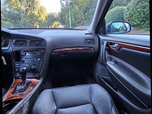 Used 2005 Volvo S60 2.5T image 32