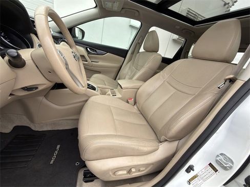 Used 2015 Nissan Rogue SL w/ SL Premium Package image 24