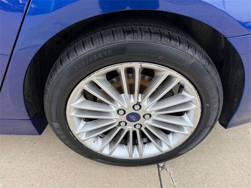 Used 2015 Ford Fusion SE w/ Equipment Group 202A image 6