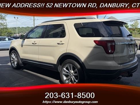 Used 2018 Ford Explorer XLT w/ Equipment Group 202A AWD/4WD image 3