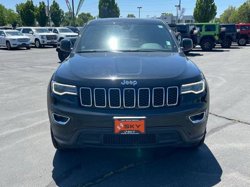 Used 2021 Jeep Grand Cherokee Laredo AWD/4WD image 4