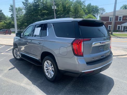 Used 2022 GMC Yukon SLT w/ SLT Premium Package AWD/4WD image 4