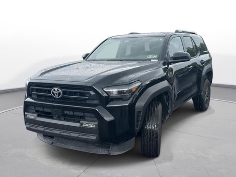 Certified 2025 Toyota 4Runner SR5 AWD/4WD image 2