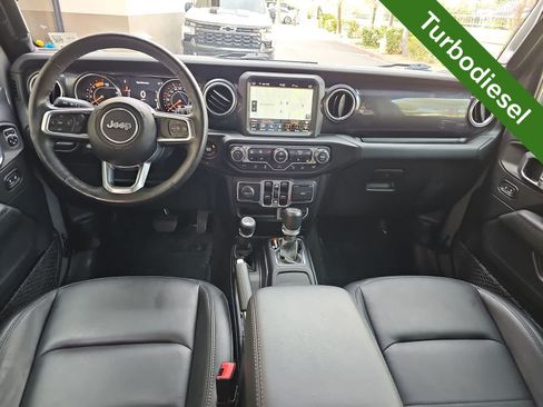 Used 2020 Jeep Wrangler Unlimited Sahara AWD/4WD image 14