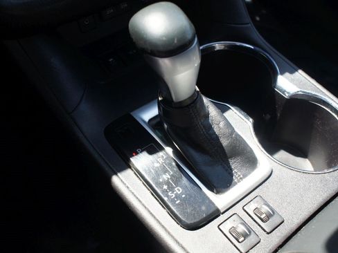 Used 2018 Toyota Highlander SE FWD image 13