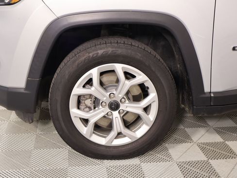 Used 2025 Jeep Compass Sport AWD/4WD image 16