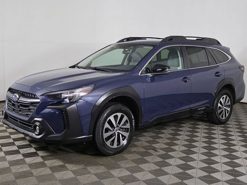 Used 2024 Subaru Outback Premium AWD/4WD image 7